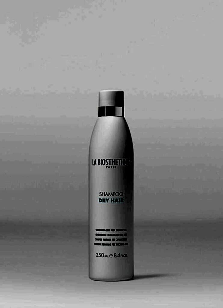 Champu para cabello seco envase blanco mumbai biosthetique