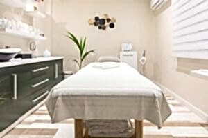 cabina de cuidados esteticos para hombre en his barberia